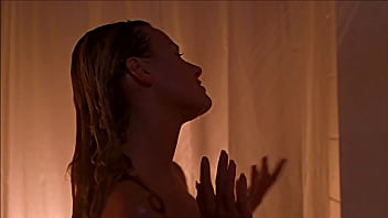 Tania Saulnier: Sexy Shower Girl Smallville (1080 HD)